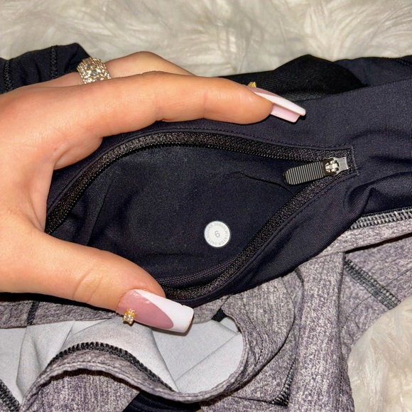 Speed Up Low-Rise Lined Short 2.5", Heather Lux Multi Black/Black - Picture 4 of 5